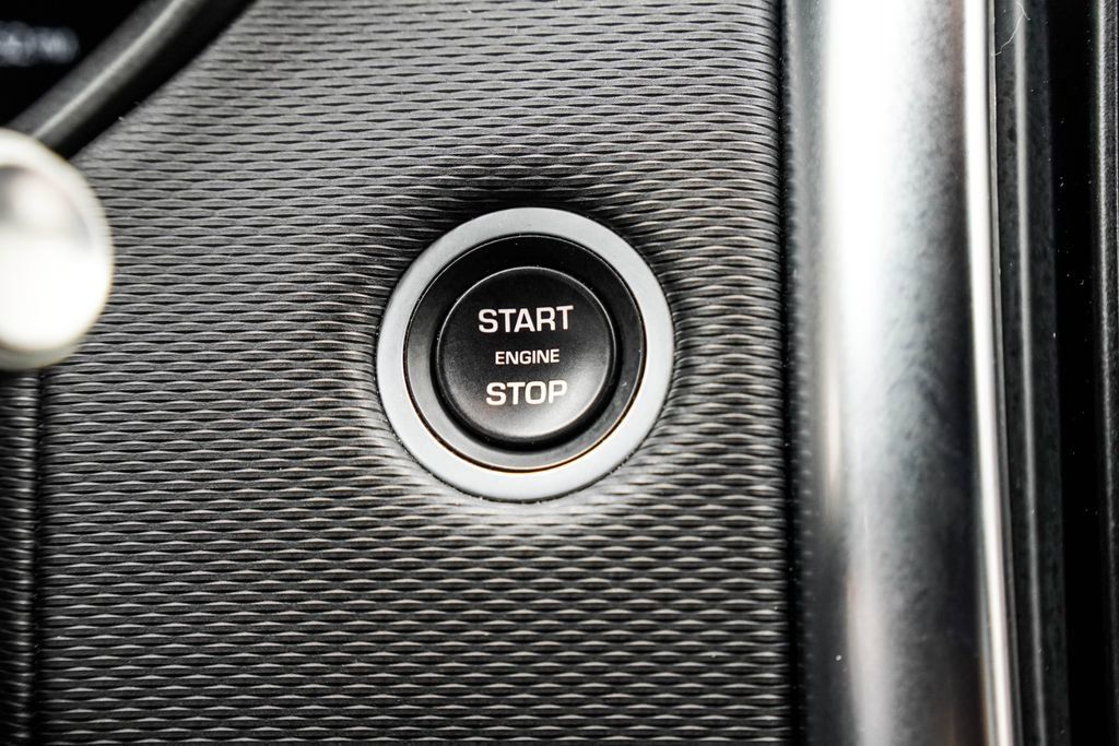 Used 2022 Land Rover Discovery HSE R-Dynamic AWD/4WD image 37