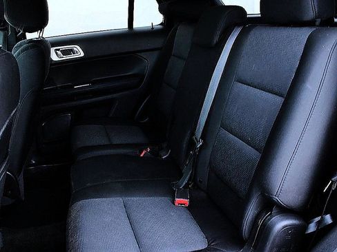 Used 2014 Ford Explorer XLT FWD image 15