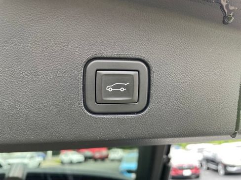 Used 2026 Cadillac Lyriq Signature Luxury w/ Nappa Leather Package AWD/4WD image 9