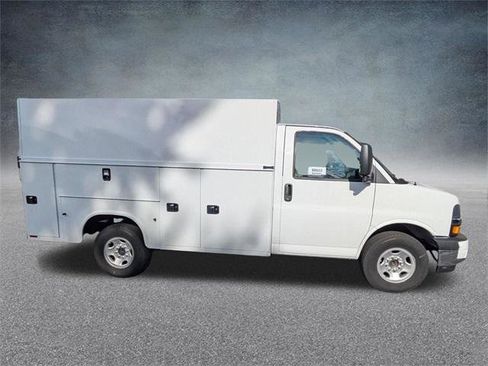 New 2025 Chevrolet Express 3500 w/ Power Convenience Package image 2