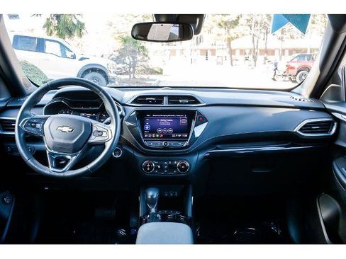 Used 2022 Chevrolet TrailBlazer ACTIV w/ Sun and Liftgate Package image 12