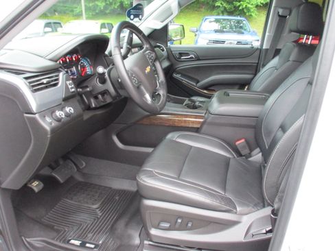 Used 2019 Chevrolet Tahoe LT w/ Off-Road Package AWD/4WD image 11