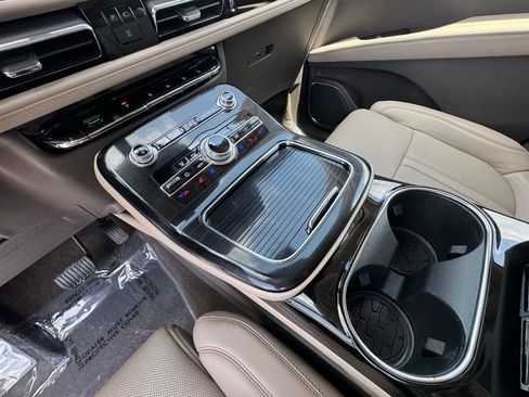 Used 2023 Lincoln Nautilus Reserve w/ Equipment Group 201A image 30