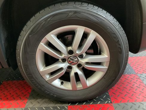 Used 2016 Volkswagen Tiguan S FWD image 5