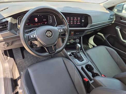 Used 2019 Volkswagen Jetta SEL w/ Cold Weather Package FWD image 10
