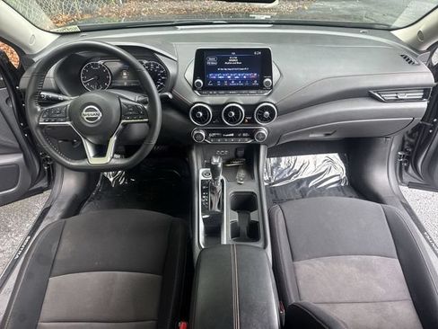 Used 2023 Nissan Sentra SR w/ Trunk Package FWD image 9