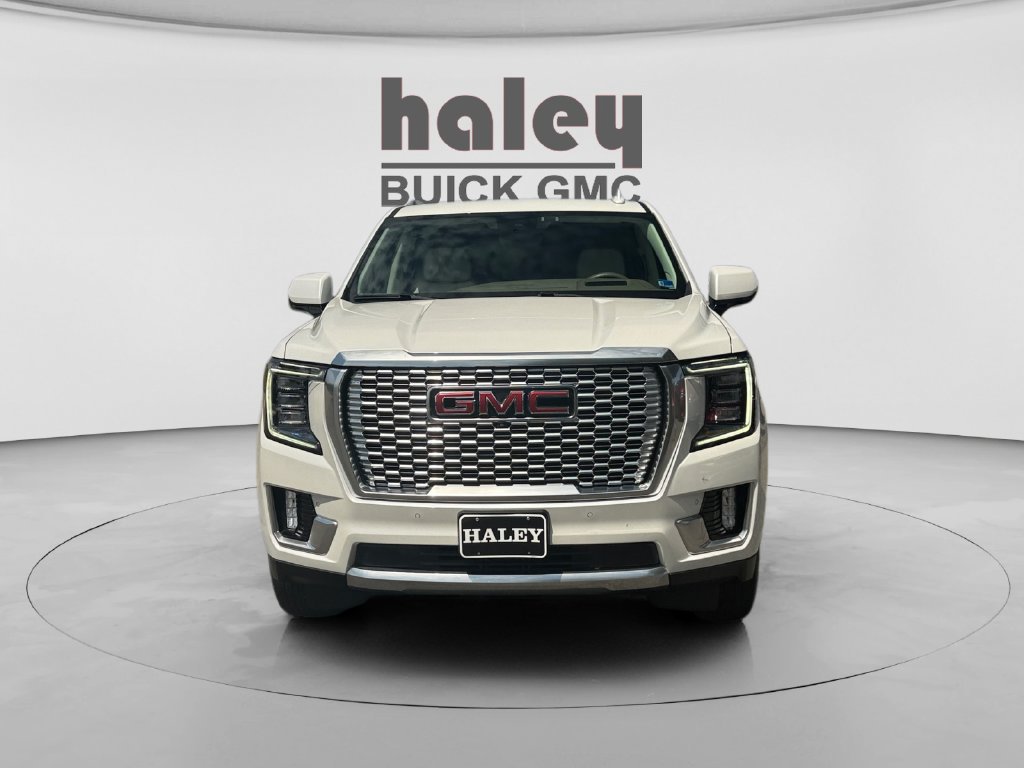 Used 2024 GMC Yukon Denali w/ Advanced Technology Package AWD/4WD image 8