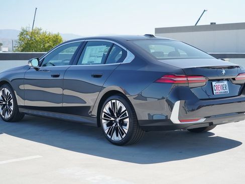 New 2026 BMW 530i image 7