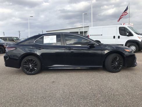 Used 2022 Toyota Camry SE image 8