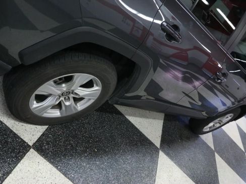Used 2021 Toyota RAV4 XLE AWD/4WD image 36