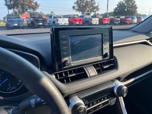 Used 2022 Toyota RAV4 LE AWD/4WD image 20