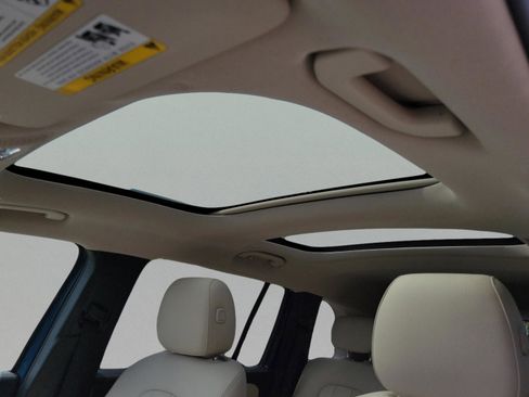 Used 2023 Mercedes-Benz GLB 250 4MATIC image 34