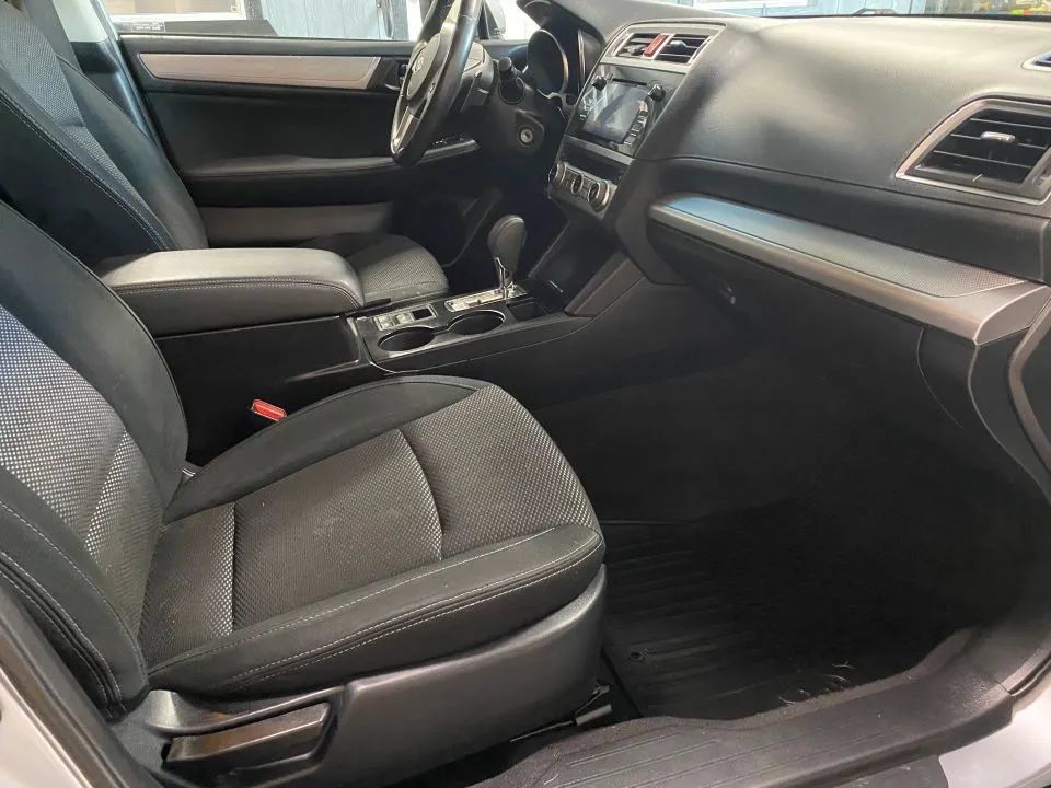 Used 2017 Subaru Outback 2.5i Premium AWD/4WD image 28