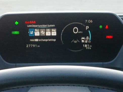 Certified 2024 Subaru Solterra Premium AWD/4WD image 9