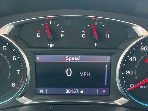 Used 2022 Chevrolet Traverse LT FWD image 26