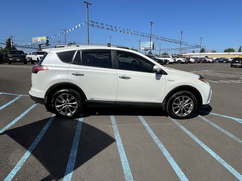 Used 2018 Toyota RAV4 Limited w/ Advanced Technology Package AWD/4WD image 6