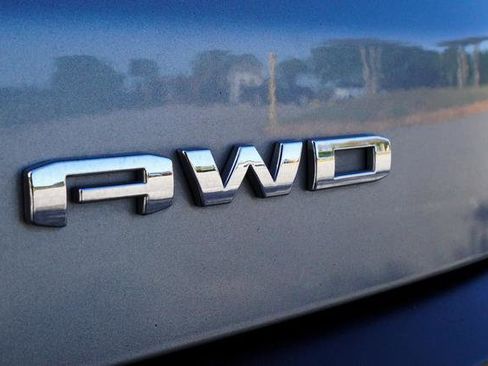 Used 2023 GMC Acadia SLE image 51