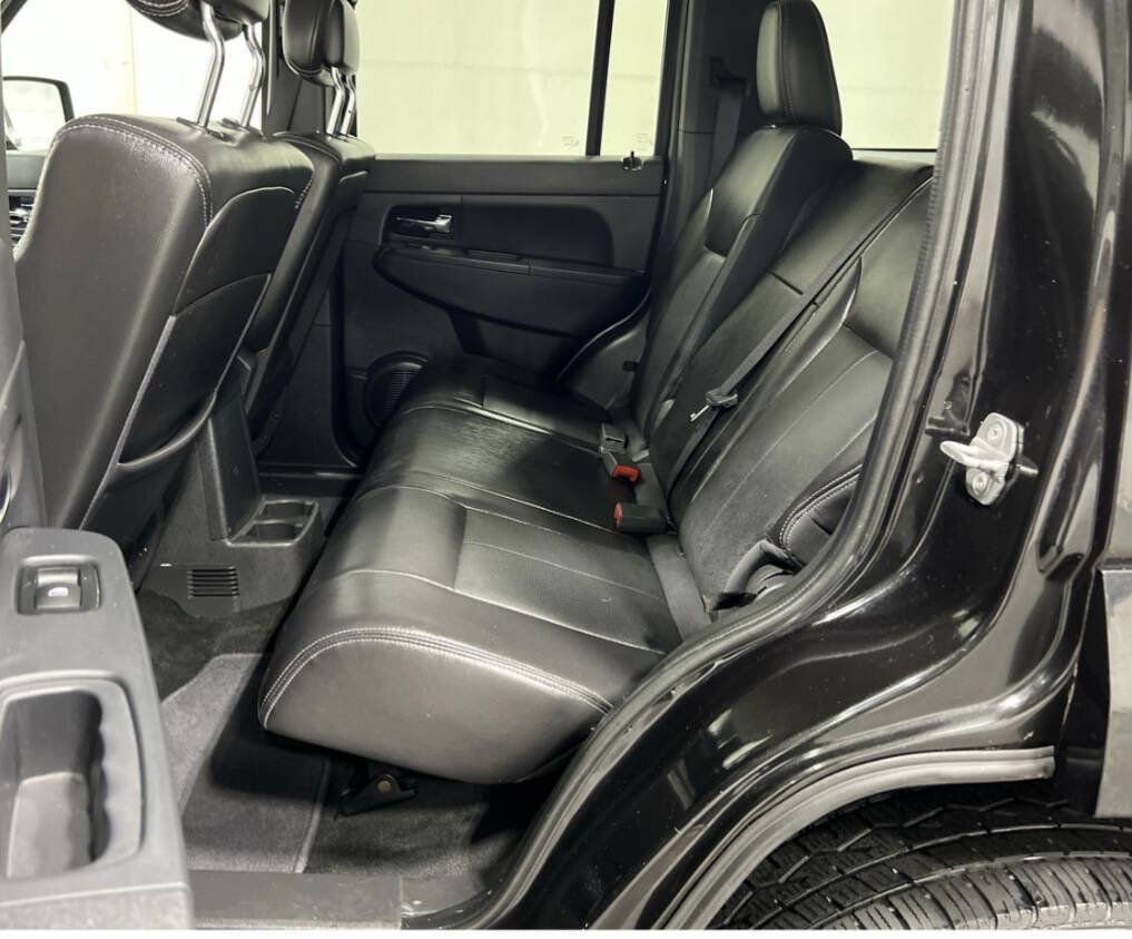Used 2012 Jeep Liberty Sport AWD/4WD image 6