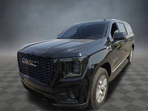 Used 2022 GMC Yukon XL Denali AWD/4WD image 2