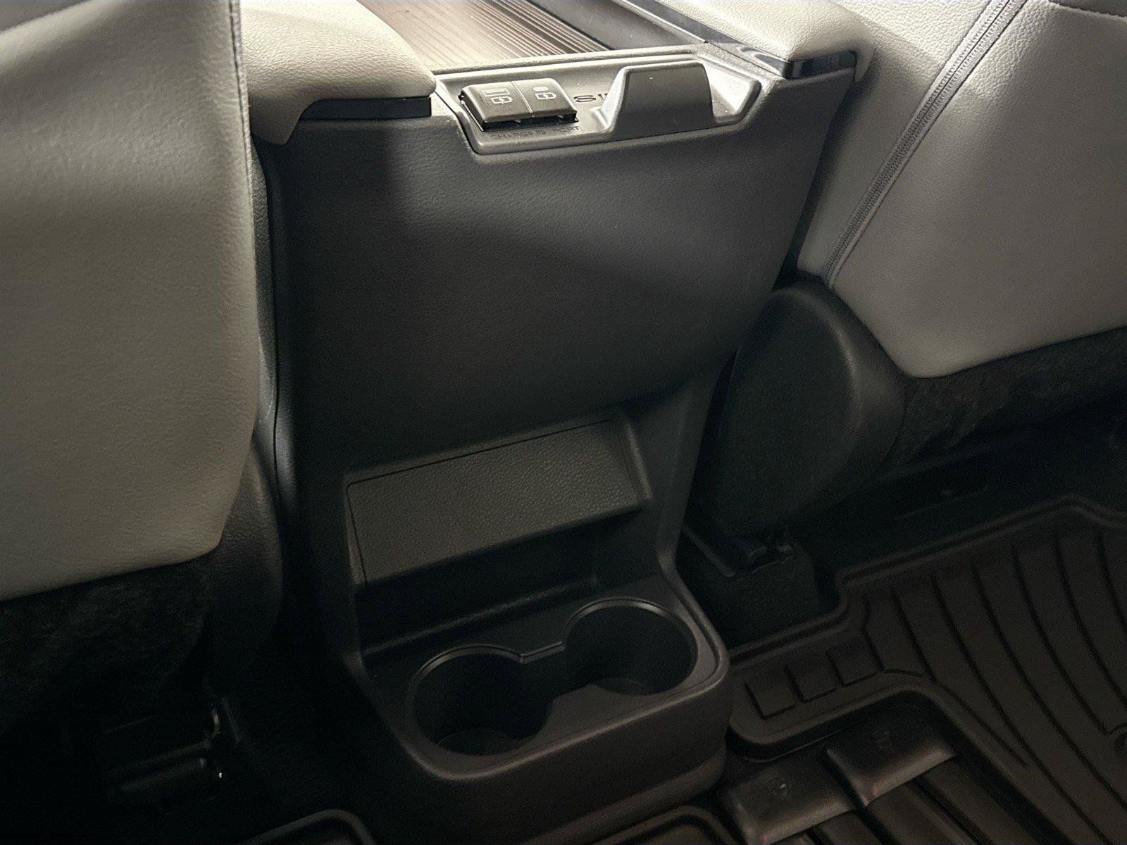 Certified 2024 Toyota Sienna XLE FWD image 35