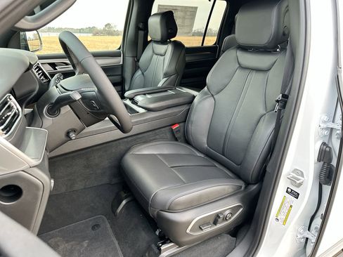 New 2026 Jeep Grand Wagoneer L Limited image 11