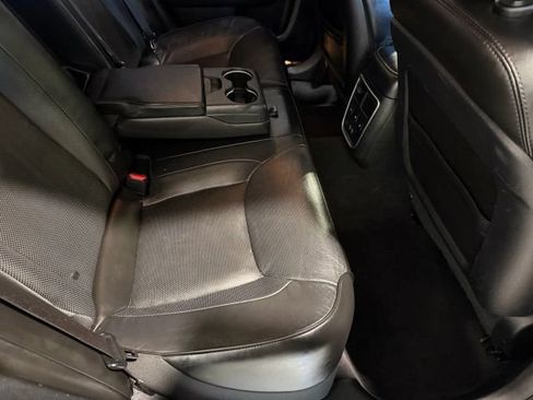 Used 2022 Chrysler 300 Touring L w/ Safetytec Plus Group image 31