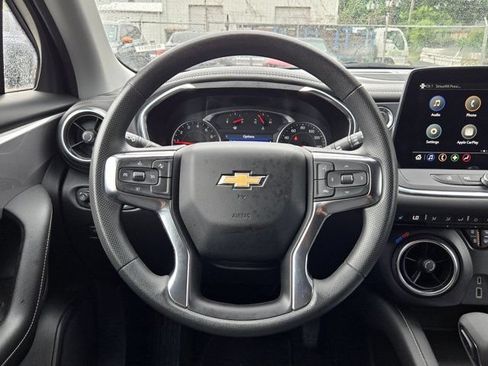 Used 2025 Chevrolet Blazer LT AWD/4WD image 21