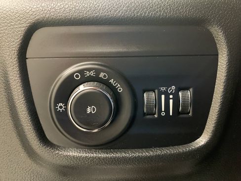Used 2022 Jeep Grand Cherokee Limited AWD/4WD image 27