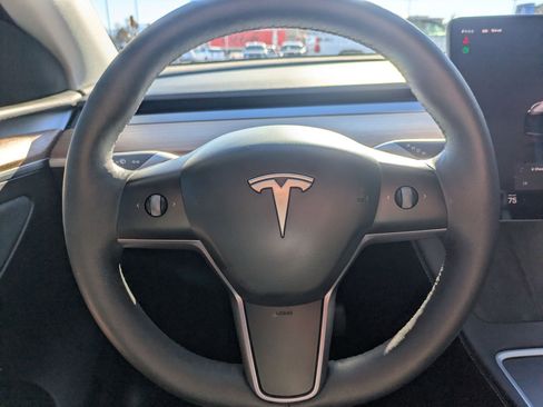 Used 2024 Tesla Model Y Long Range image 15