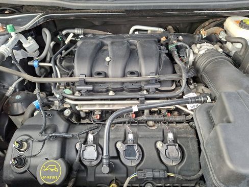 Used 2018 Ford Explorer XLT w/ Equipment Group 202A image 28