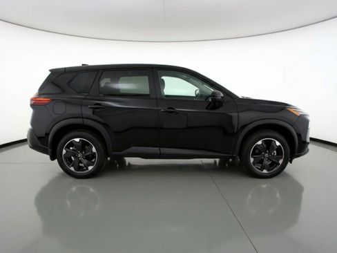 Used 2025 Nissan Rogue SV FWD image 11