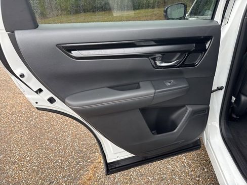 Used 2024 Honda CR-V Sport Touring image 12