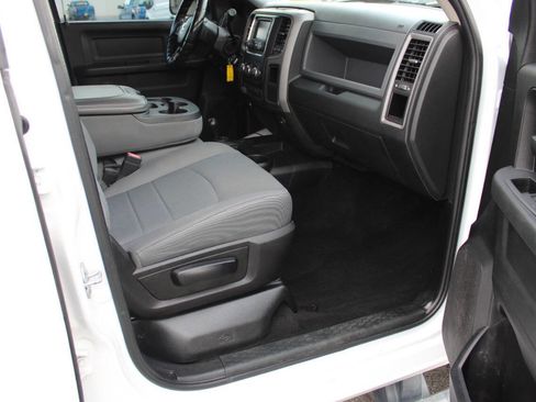 Used 2018 RAM 2500 Tradesman w/ Chrome Appearance Group image 38