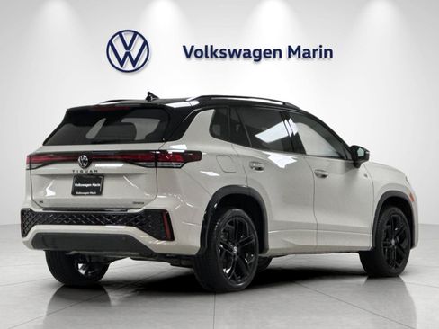 New 2026 Volkswagen Tiguan SE R-Line AWD/4WD image 5
