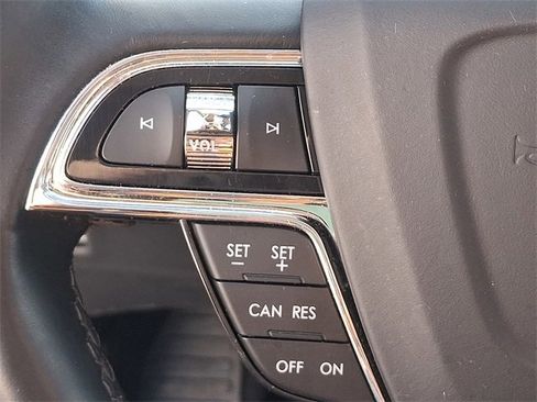 Certified 2023 Lincoln Nautilus Reserve image 22