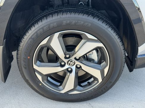 New 2025 Toyota RAV4 SE image 15