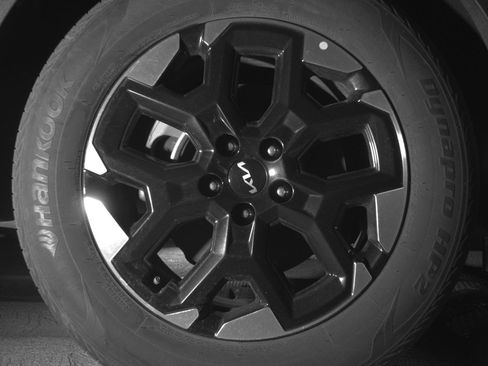 Used 2024 Kia Sorento S image 15