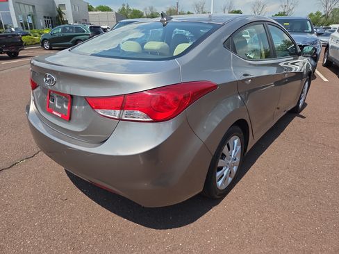 Used 2011 Hyundai Elantra GLS FWD image 3