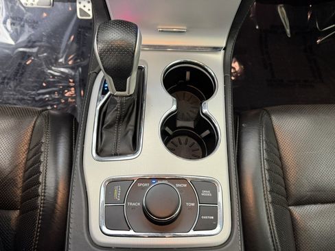 Used 2021 Jeep Grand Cherokee SRT image 23