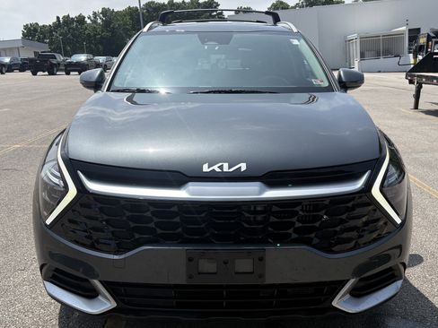Used 2023 Kia Sportage EX AWD/4WD image 3