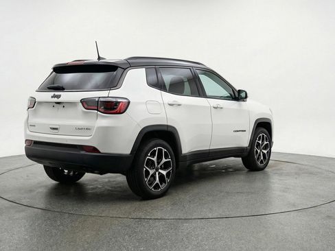Used 2025 Jeep Compass Limited AWD/4WD image 7
