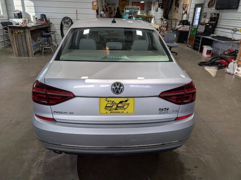 Used 2017 Volkswagen Passat 1.8T SE image 5