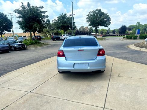 Used 2013 Dodge Avenger SE image 6