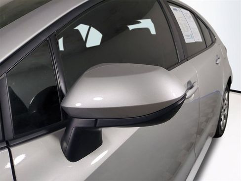 Used 2024 Toyota Corolla LE FWD image 12
