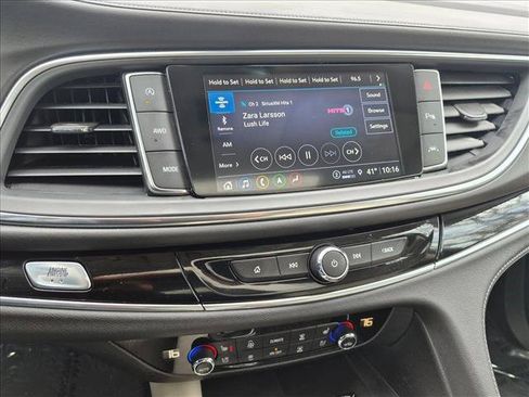 Used 2023 Buick Enclave Avenir w/ Avenir Technology Package AWD/4WD image 13