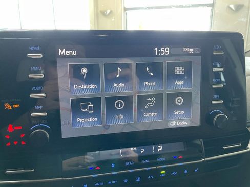 Used 2021 Toyota Sienna Limited image 33