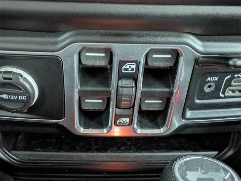 Used 2020 Jeep Wrangler Unlimited Freedom Edition image 24