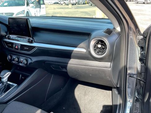 Used 2024 Kia Forte LXS image 18