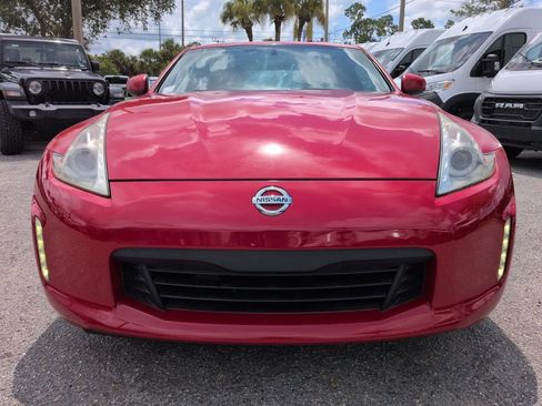 Used 2017 Nissan 370Z Coupe RWD image 3