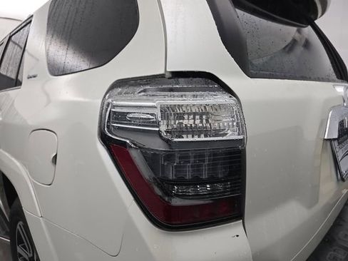 Used 2016 Toyota 4Runner Limited image 18